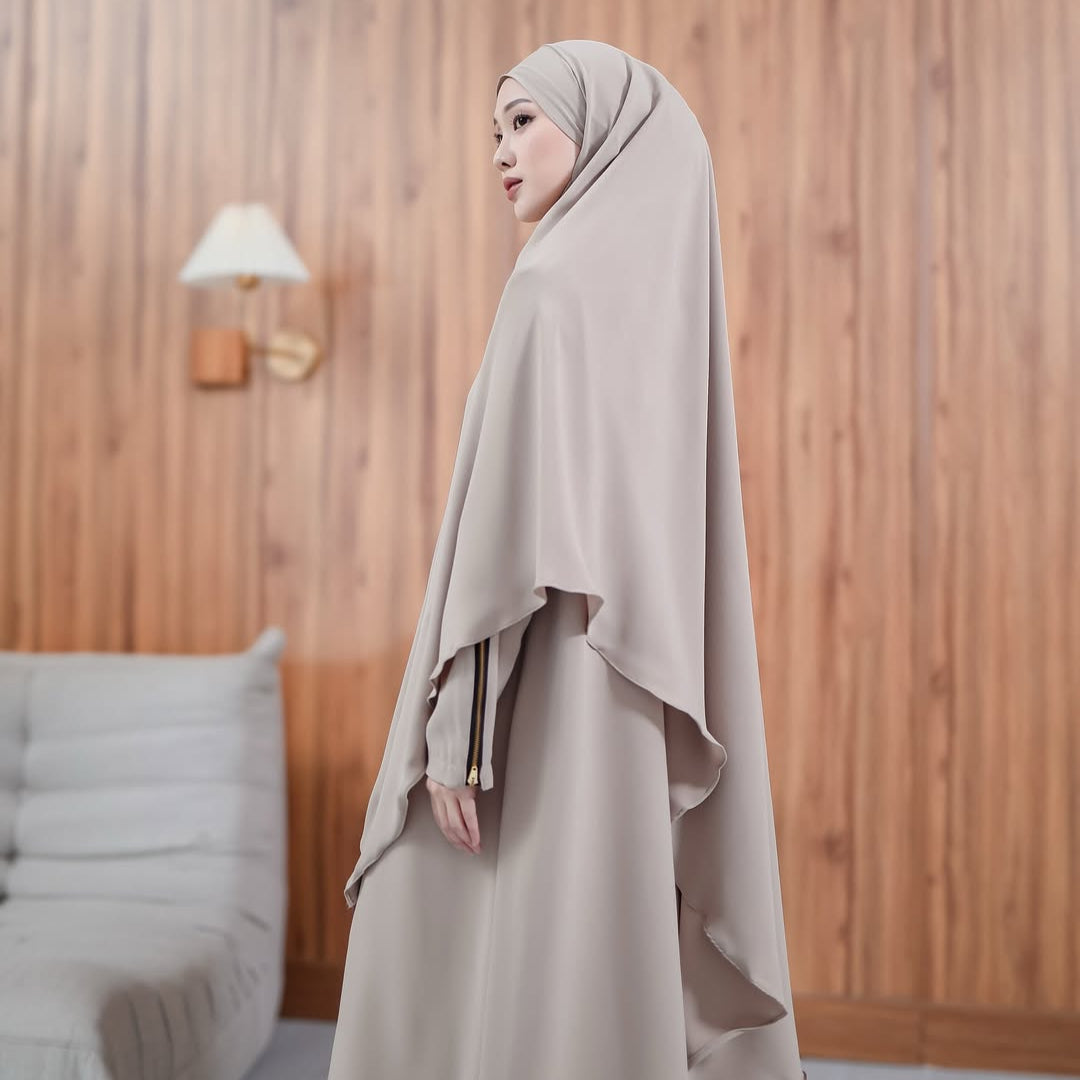 Madina Abaya - Moonlight