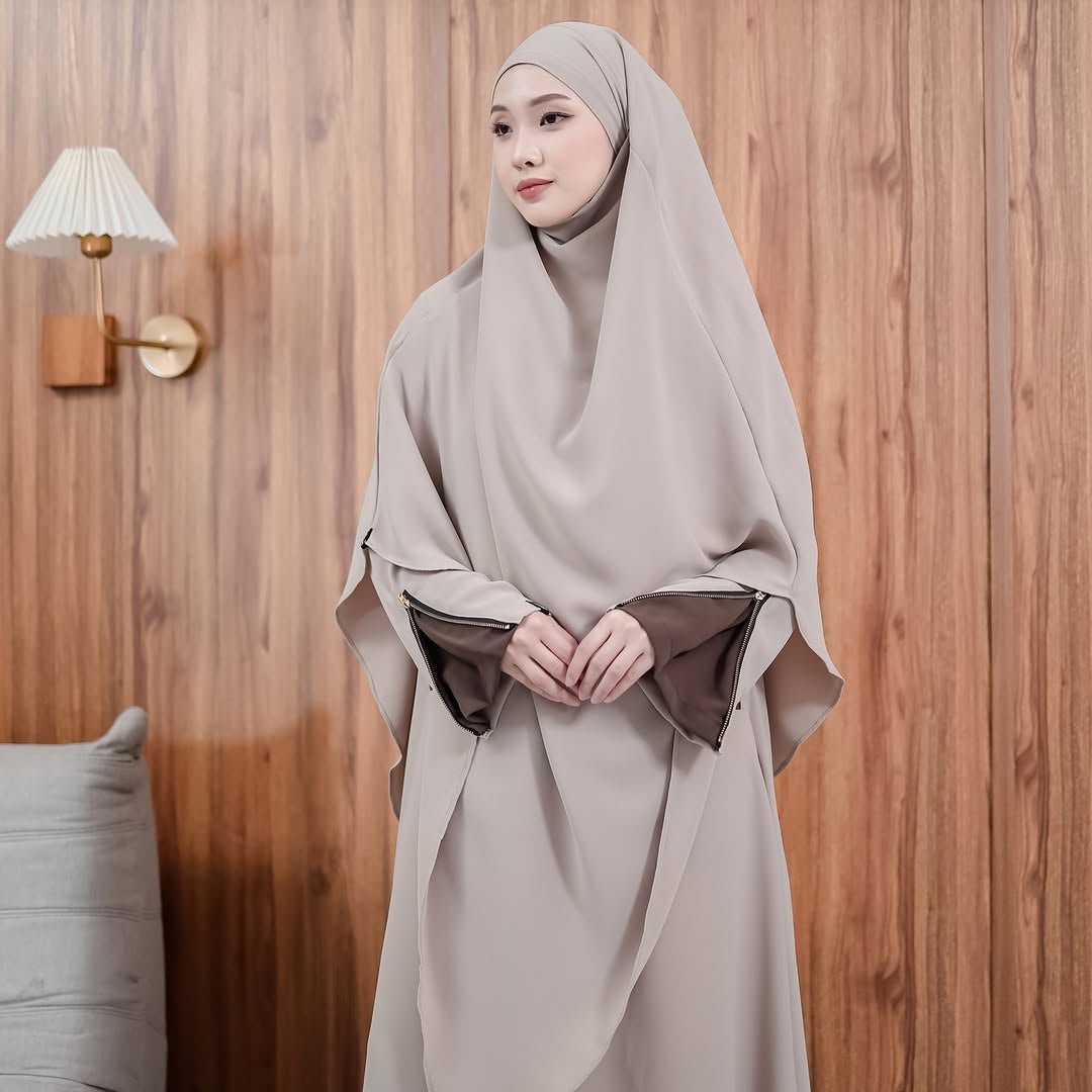 Madina Abaya - Moonlight